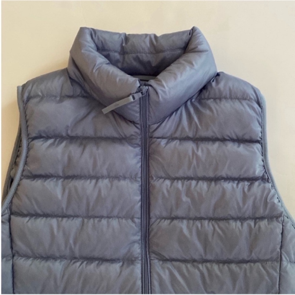 Uniqlo Women’s Vest Puffer Ultra Light Down Vest Lavender Purple size Medium - Picture 4 of 7